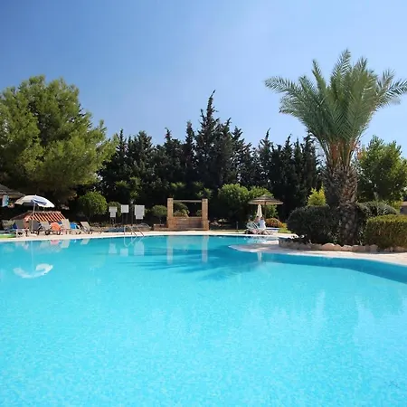 Limnaria Villas - Large Modern And Comfy 2 Bed Apartment Paphos
