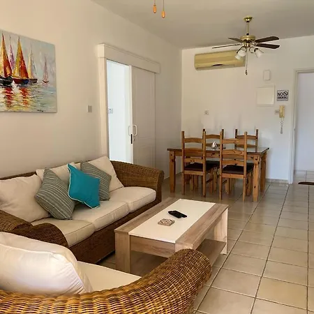 Apartment Limnaria Villas - Large Modern And Comfy 2 Bed Paphos